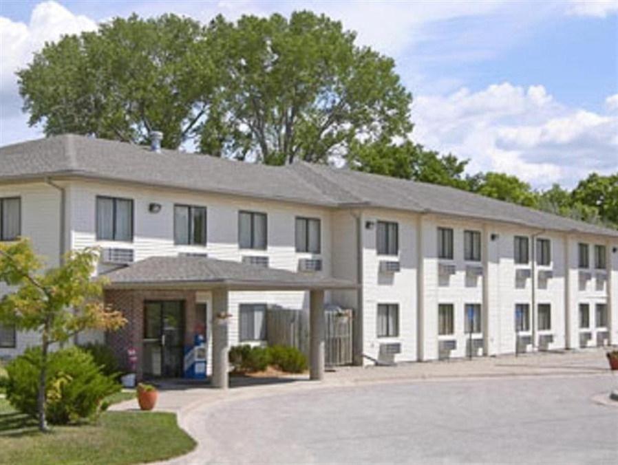 ซูเปอร์ 8 บาย วินด์แฮม แบลร์ Hotel Blair ภายนอก รูปภาพ